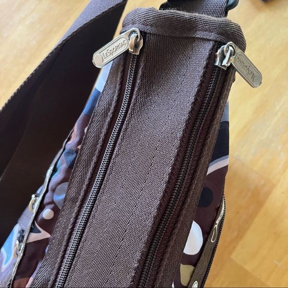 LeSportsac Bag & Makeup Pouch - Picture 9 of 9